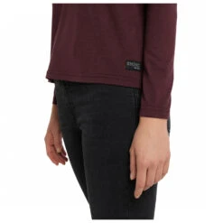 Stoic Women's Merino180 MMXX.Linköping L/S - Merino Shirt -Outdoor Gear Series Store stoic womens merino180 mmxxlinkoeping l s merino shirt detail 7